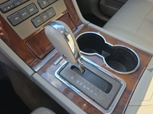 Used 2014 Lincoln Navigator L 4WD image 10