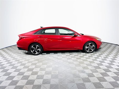 Used 2021 Hyundai Elantra SEL w/ Convenience + Premium Package image 3