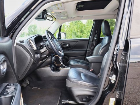 Used 2017 Jeep Renegade Limited image 12
