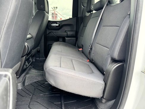 Used 2019 Chevrolet Silverado 1500 Custom w/ Trailering Package image 12