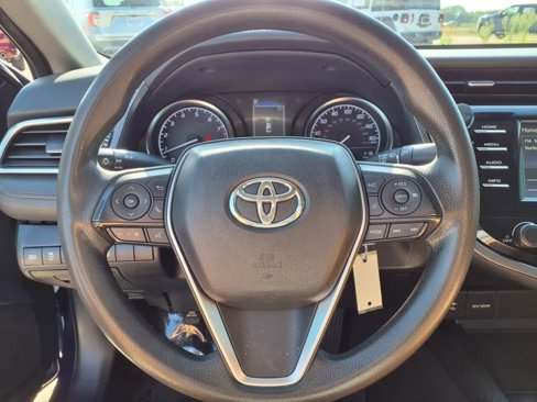 Used 2018 Toyota Camry LE image 15