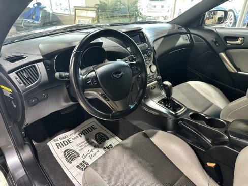 Used 2016 Hyundai Genesis 3.8 image 12