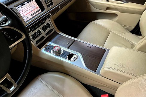 Used 2012 Jaguar XF image 16
