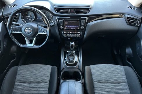 Used 2021 Nissan Rogue Sport SV image 18