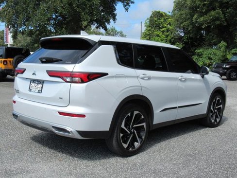 Used 2022 Mitsubishi Outlander SE image 6