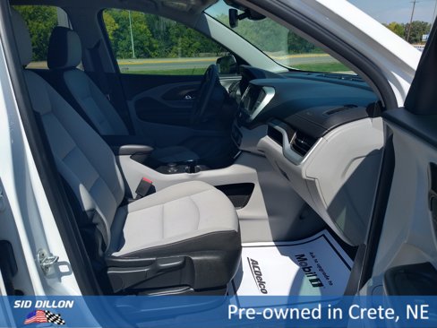 Used 2023 GMC Terrain SLE w/ Driver Convenience Package image 4