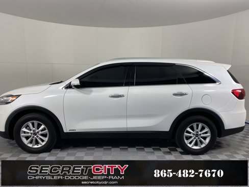 Used 2020 Kia Sorento LX w/ LX I4 Convenience Package image 4