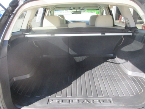 Used 2010 Subaru Outback 2.5i Premium image 6