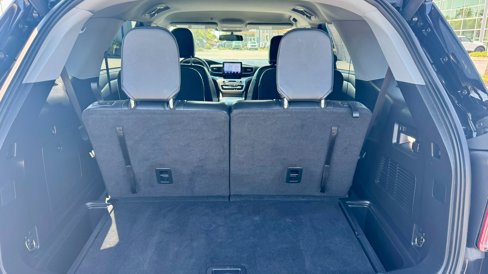 Certified 2021 Ford Explorer XLT w/ Equipment Group 202A image 9