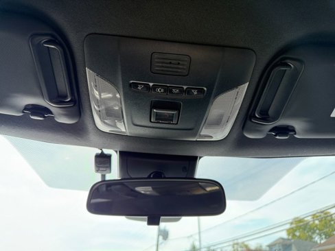 Used 2020 Toyota Corolla SE image 18