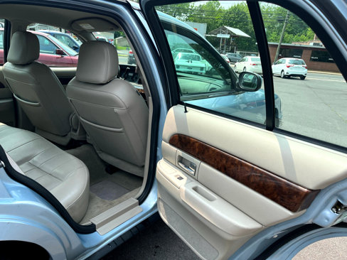 Used 2009 Mercury Grand Marquis LS image 23