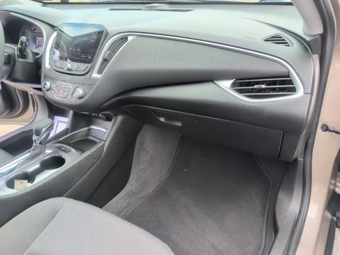 Used 2022 Chevrolet Malibu LT image 36