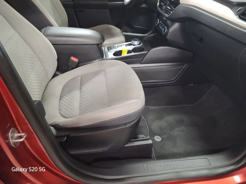 Used 2020 Ford Escape SE image 14