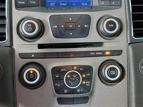 Used 2018 Ford Taurus SEL image 15