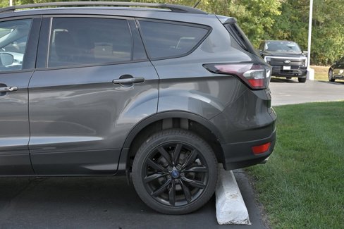 Used 2017 Ford Escape Titanium image 5