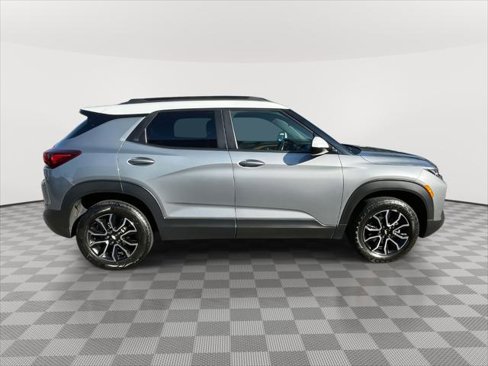 Used 2023 Chevrolet TrailBlazer ACTIV w/ Sun and Liftgate Package image 8