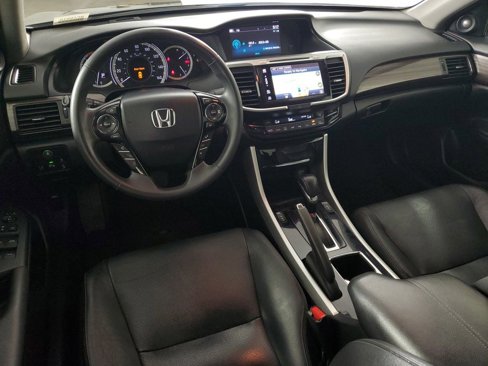Used 2017 Honda Accord Touring image 15