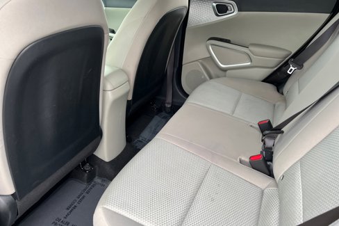 Used 2023 Kia Soul LX image 9