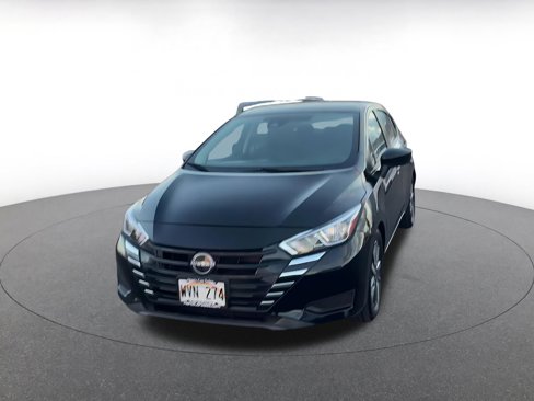 Used 2023 Nissan Versa SV image 4