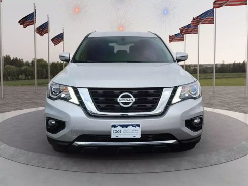 Used 2019 Nissan Pathfinder SV image 2