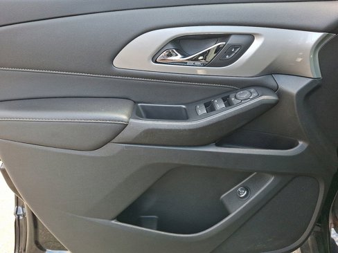 Used 2022 Chevrolet Traverse LT image 14