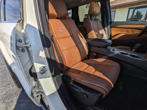 Used 2012 Jeep Grand Cherokee Overland image 14