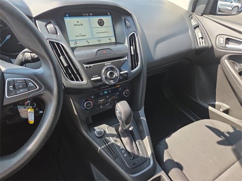 Used 2017 Ford Focus SEL image 13