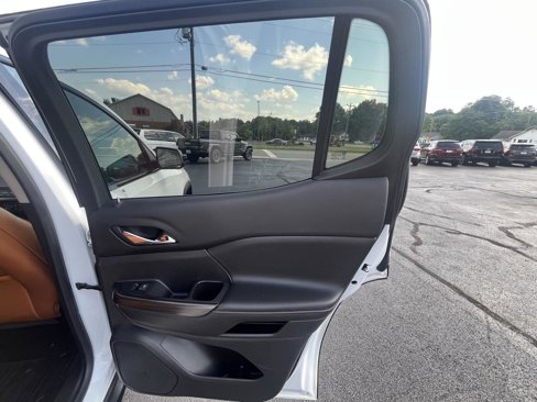 Used 2019 GMC Acadia SLT image 14