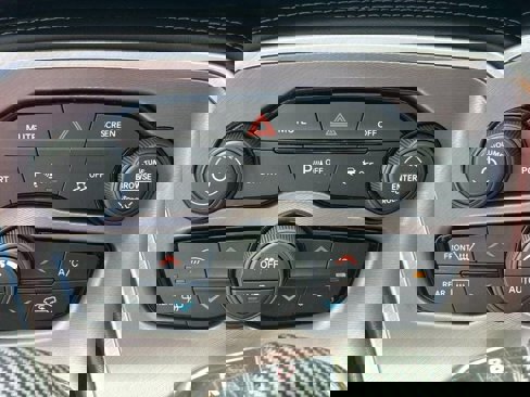 Used 2021 Dodge Challenger SXT w/ Driver Convenience Group image 20