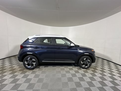 New 2025 Hyundai Venue Limited image 8