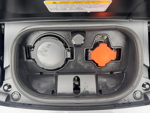 Used 2025 Nissan Leaf S image 45