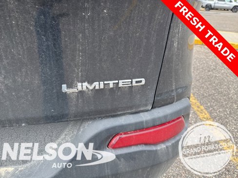 Used 2015 Jeep Cherokee Limited w/ Luxury Group image 5