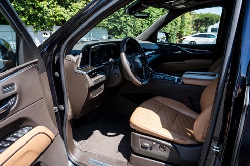 Used 2022 Cadillac Escalade ESV Premium Luxury image 5