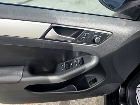 Used 2013 Volkswagen Jetta GLI image 10