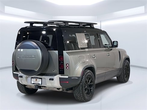Used 2020 Land Rover Defender 110 First Edition image 9