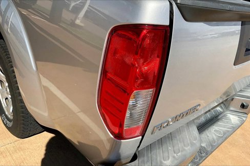 Used 2015 Nissan Frontier S image 26