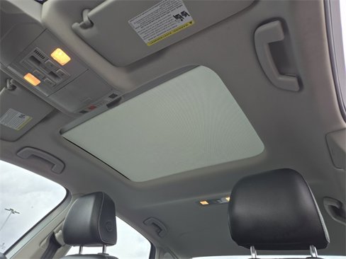 Used 2024 Volkswagen Jetta SE image 9