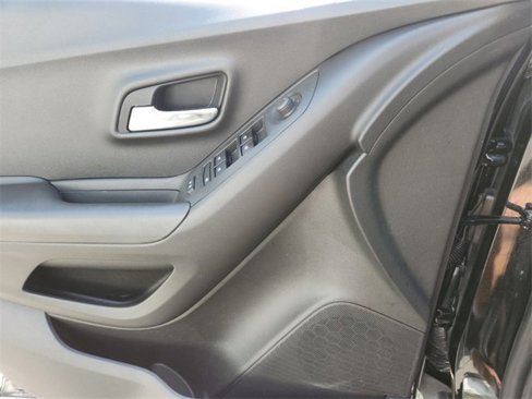 Used 2020 Chevrolet Trax LS w/ Tint and Cruise Package image 28