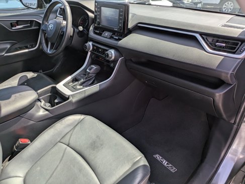 Used 2021 Toyota RAV4 XLE Premium image 26