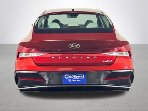 Used 2024 Hyundai Elantra Limited image 7