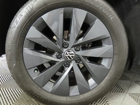 Certified 2024 Volkswagen Taos S image 33