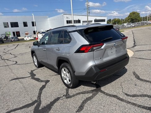 Used 2021 Toyota RAV4 XLE w/ Convenience Package image 9