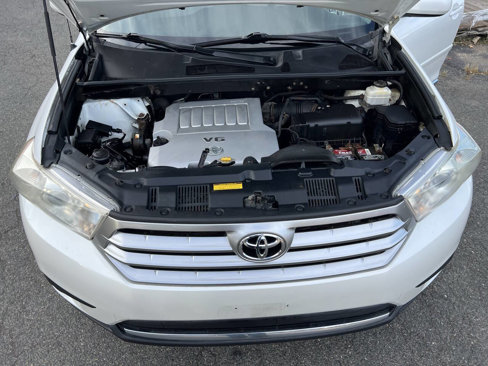 Used 2012 Toyota Highlander SE image 38