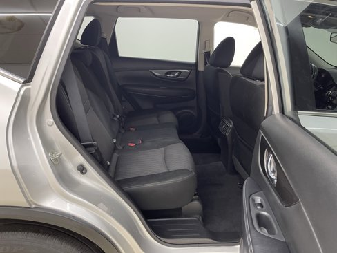 Used 2019 Nissan Rogue SV image 14