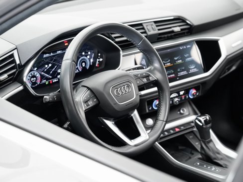 Used 2020 Audi Q3 2.0T Premium Plus w/ Premium Plus Package image 9