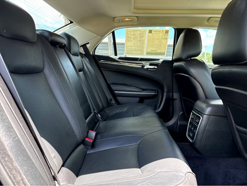Used 2017 Chrysler 300 C image 23
