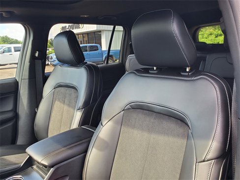 New 2025 Jeep Grand Cherokee L Altitude image 15