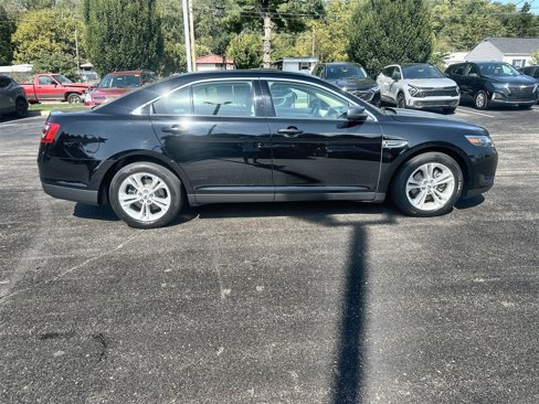 Used 2017 Ford Taurus SE image 9