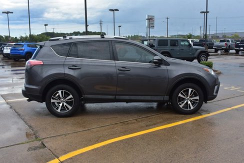 Used 2017 Toyota RAV4 XLE image 4