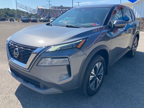 Used 2021 Nissan Rogue SV image 3